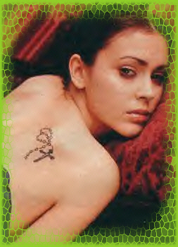 Alyssa Milano Rosary Tattoo2
